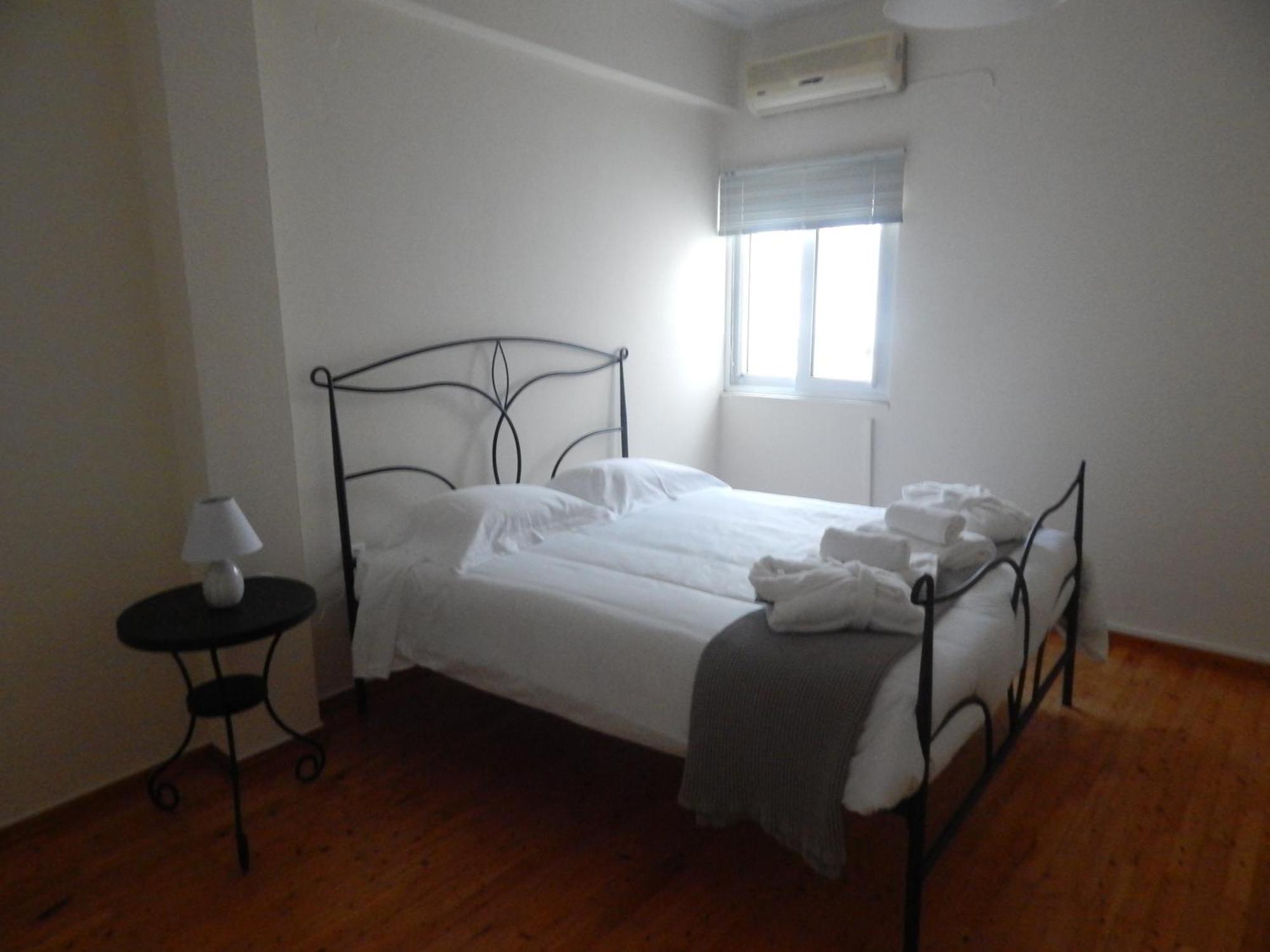Dn Sea Apartments Каламата Стая снимка